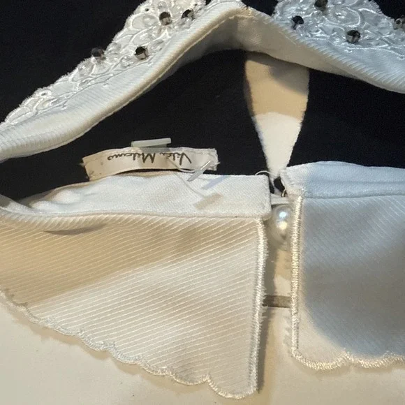 NWT Vilci Milano Women Long Sleeve Sweater With White Colllar Size Small‎ - Picture 2 of 7